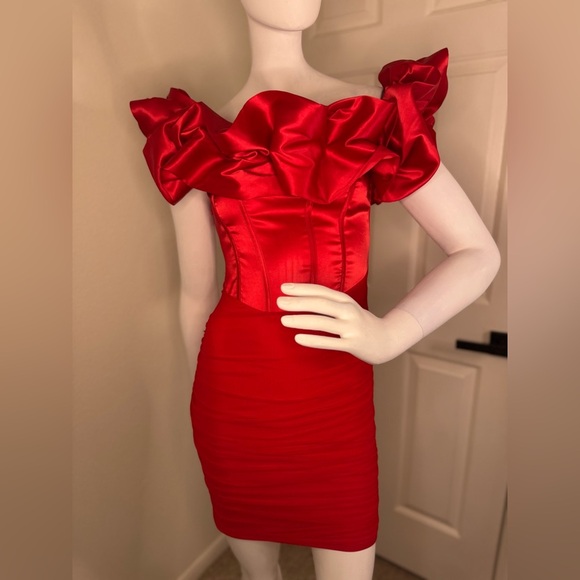 Privy Red Bodycon Midi Dress with Sweetheart Neckline - Picture 1 of 13